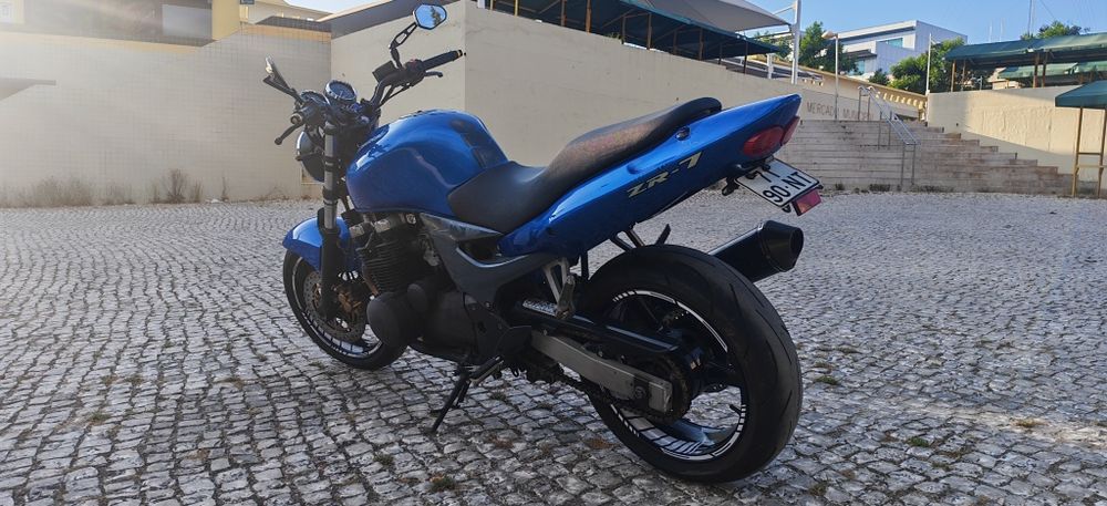 Kawasaki ZR - 750