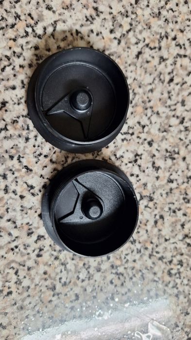 2 passa fios / cabos preto

Cor preto

Emcaixe 50mm diametro