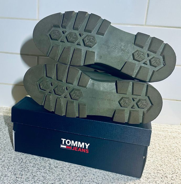 Skórzane sztyblety z protektorem TOMMY HILFIGER