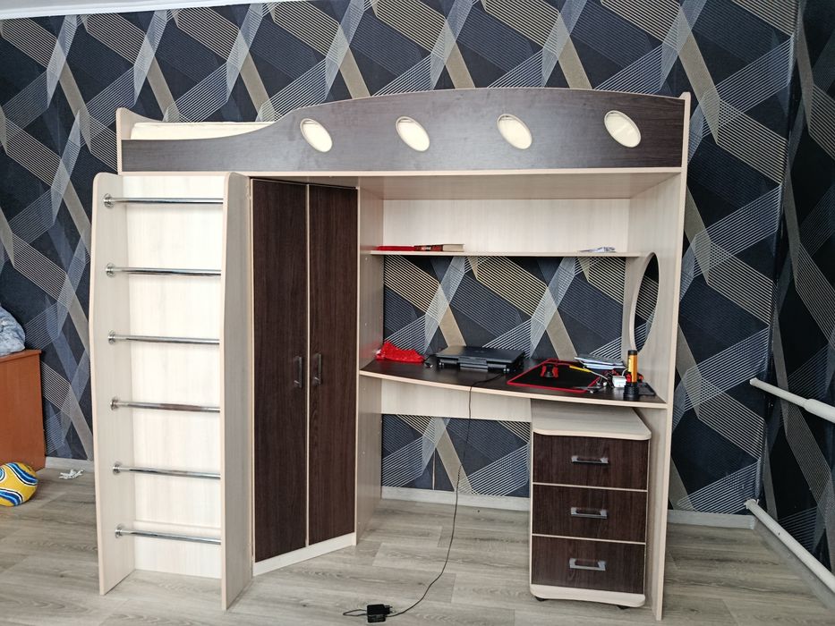 Продам кровать чердак