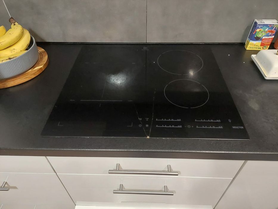 Sprzedam płytę indukcyjna Electrolux