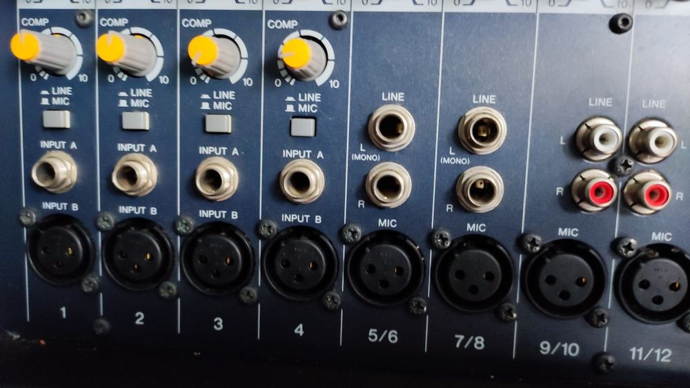 PA Yamaha profissional 300+300W