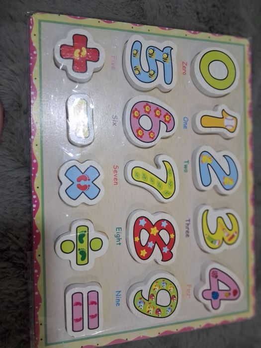 Puzzle dos números com as quantidades