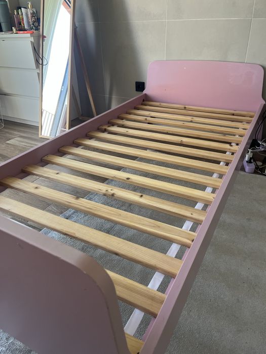 Cama com colchão de criança