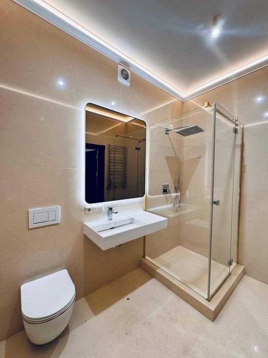 Продається просторий  будинок в Центрі