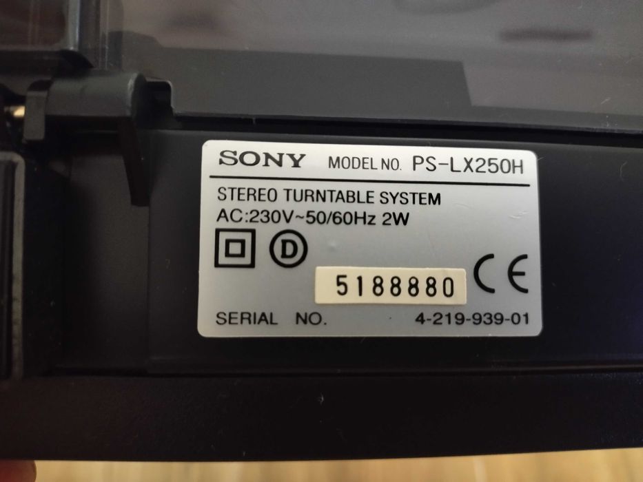 Gira discos Sony 200€ (novo). Com manual de instruções