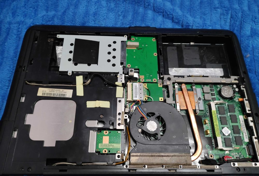Корпус ноутбука ASUS P50IJ с материнской платой и прочим