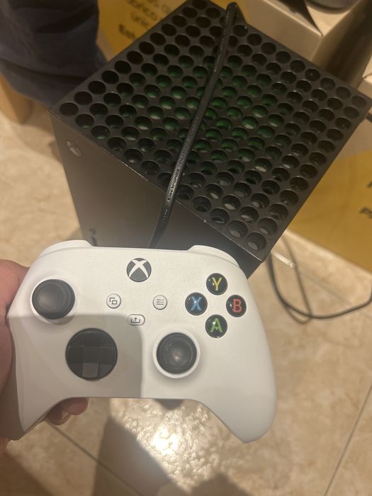 Xbox Series X 1TB + comando + cabo HDMI