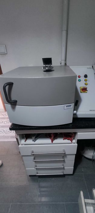 Prótese Dentária. Centrífuga de Indução como nova