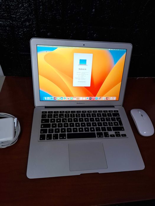 MacBook Air 13" (Dual Boot: macOS + Win 11) | i5 | 4GB RAM + Extras