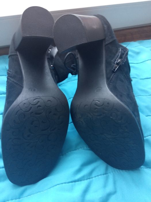 Kozaczki czarne ,krotkie