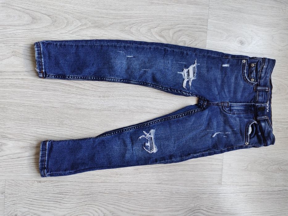 Стильные джинсы Zara