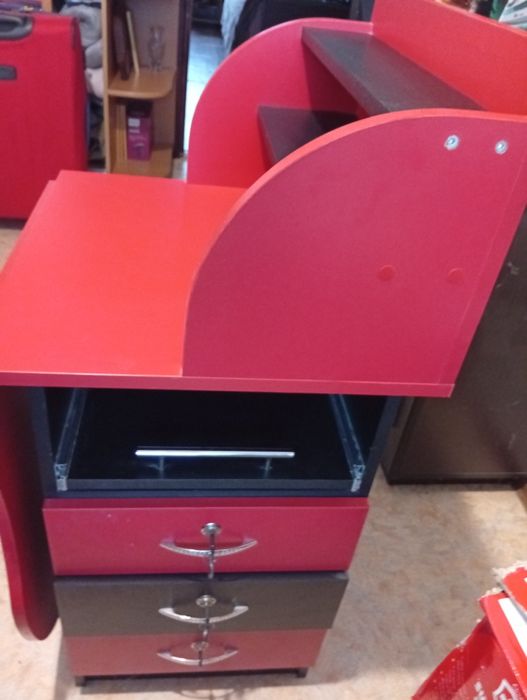 Стіл для манікюру