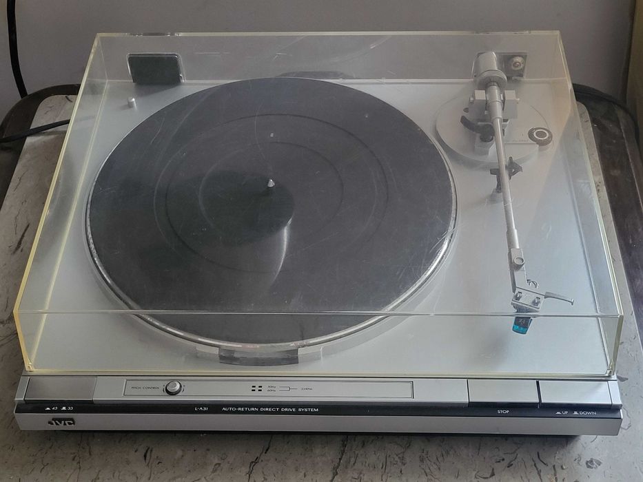Gramofon JVC, direct drive