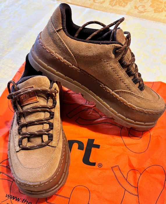 Снікери на шнурівці 37 р. унісекс/The Art Company Іспанія