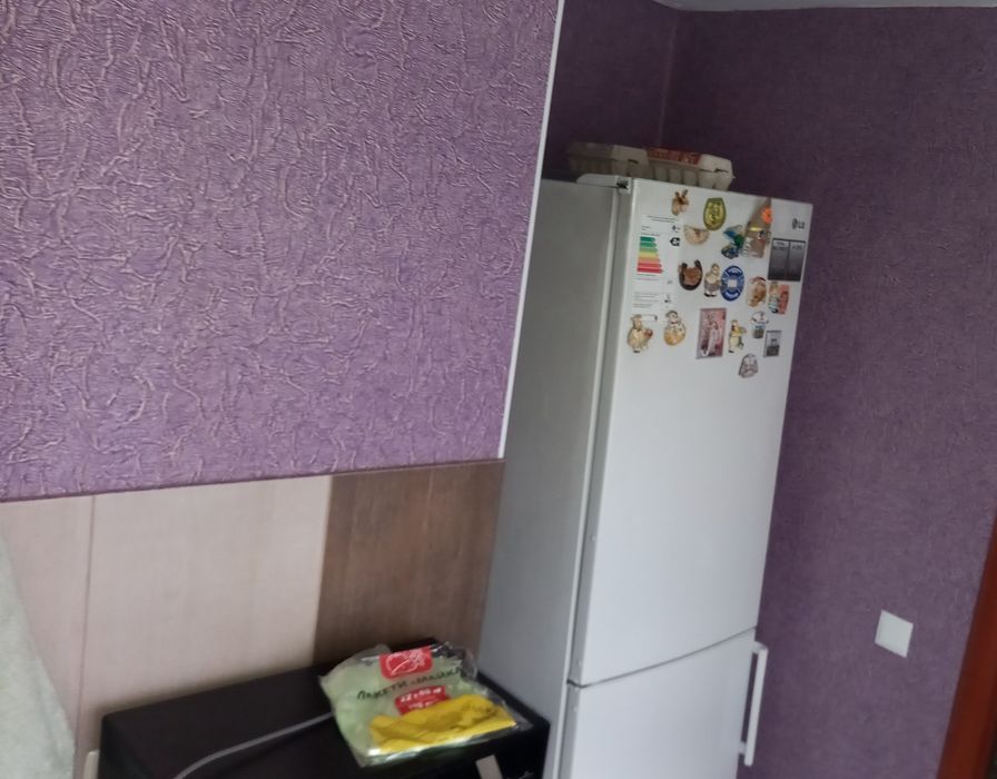 Продам Квартиру с  2 Гаражами .