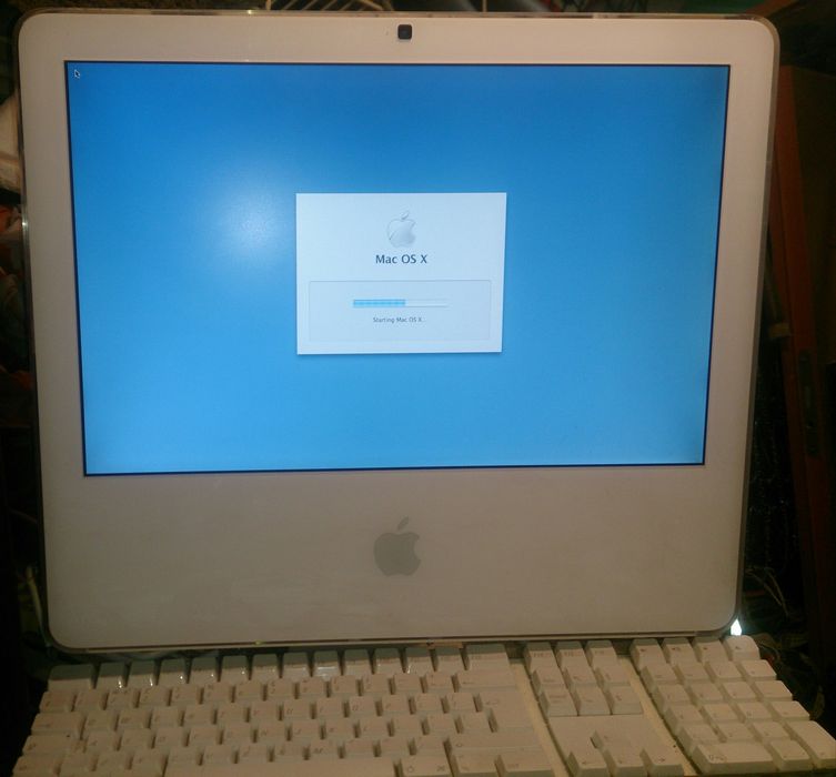 Retro Apple iMac 17"