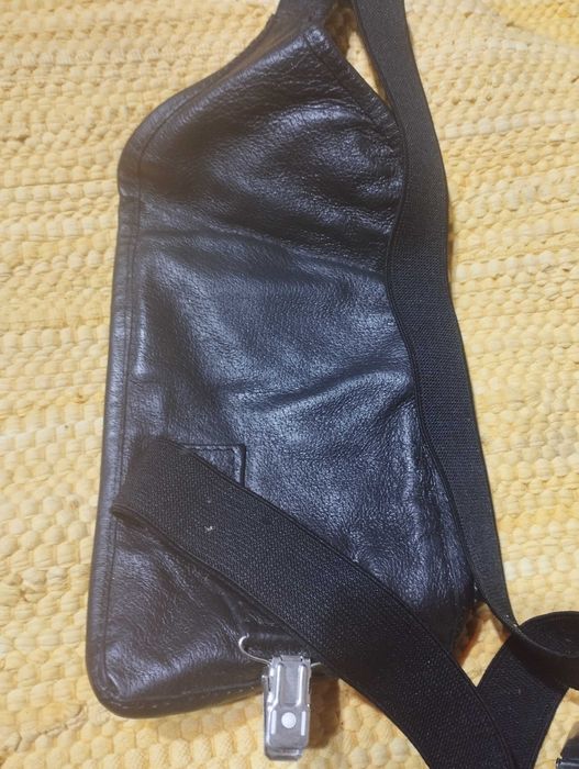 Saszetka męska na szelkach