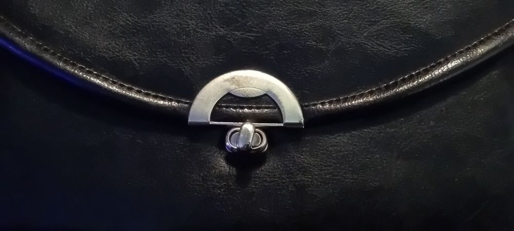 Torebka, kopertówka.