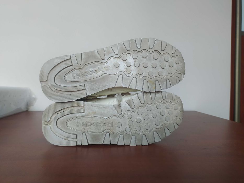 Buty damskie 37,5 Reebok classic leather beżowe BD3105