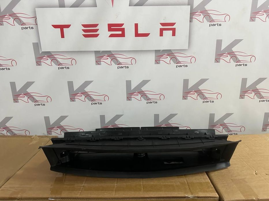 Tesla Model S 2021 Повітрозабірник передній люверс + 1588210-00-B