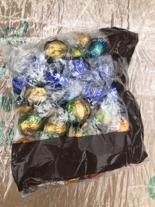 Okazja!Czekoladki Pralinki Lindor 1 kg mix