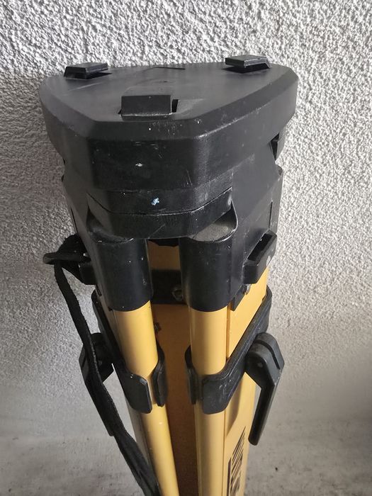 NIVOLINE WT20 - штатив деревянный