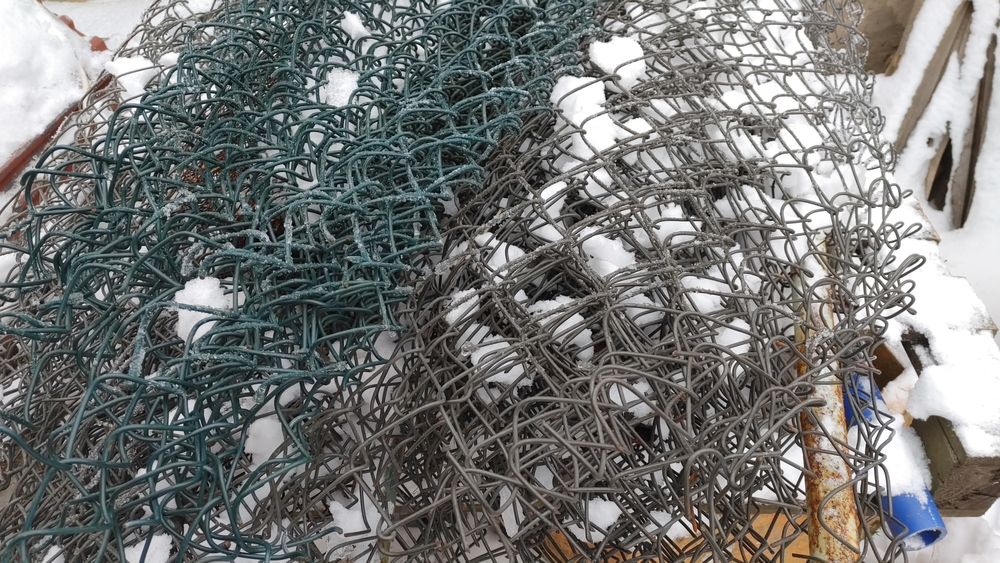 Siatka ogrodzeniowa plus słupki rurki stalowe