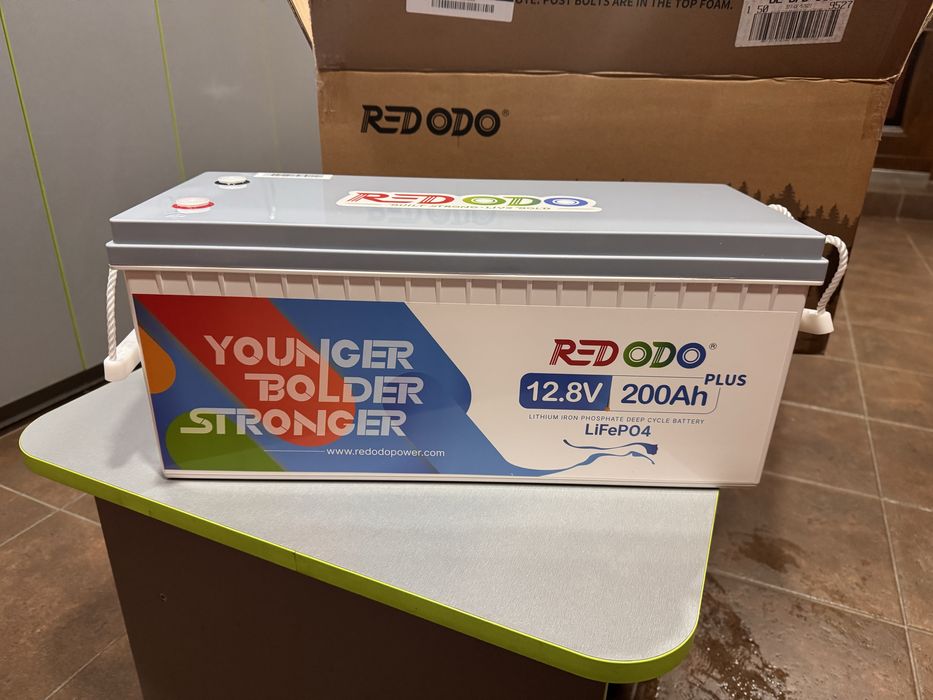 Redodo LiFePO4 батарея 12V 200Ah Plus з BMS 200A