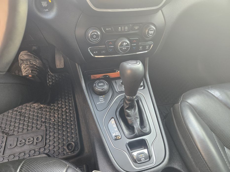 Jeep Cherokee 2021 Latitude Lux
