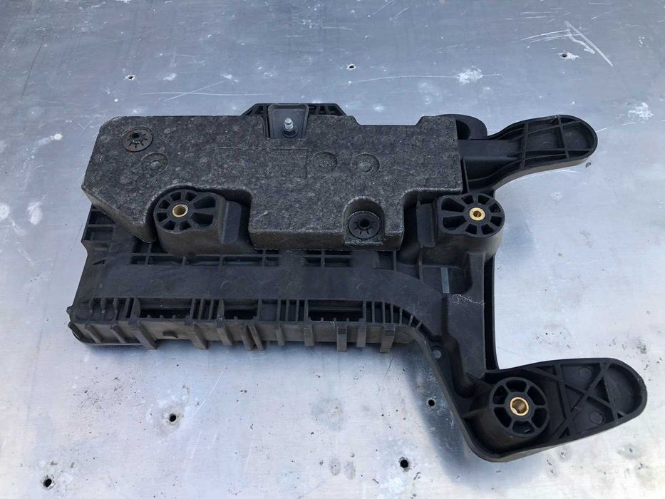 1 КО 915 333 підставка під акамулятор VW AG PASSAT SEAT SKODA