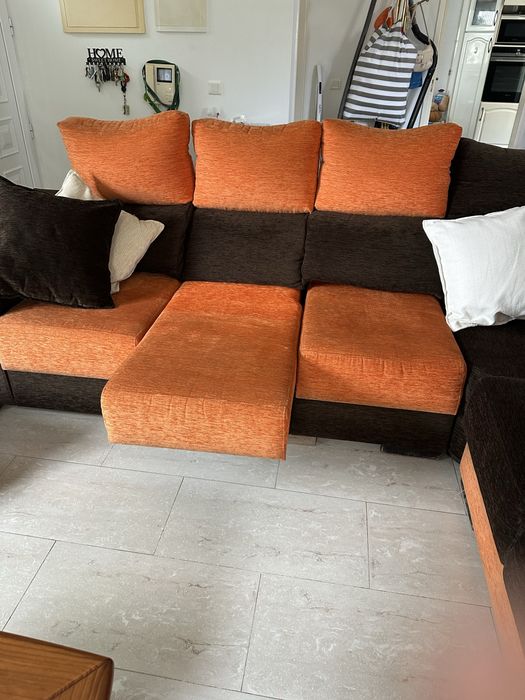 Vendo sofa com puffs