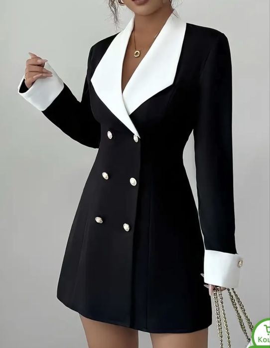 Стильне жіноче платтє