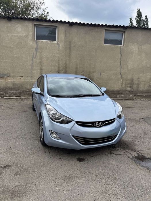 Hyundai Elantra 1.8 бензин автомат идеал