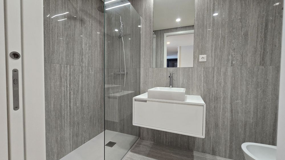 Apartamento T3 em Canidelo com vista mar