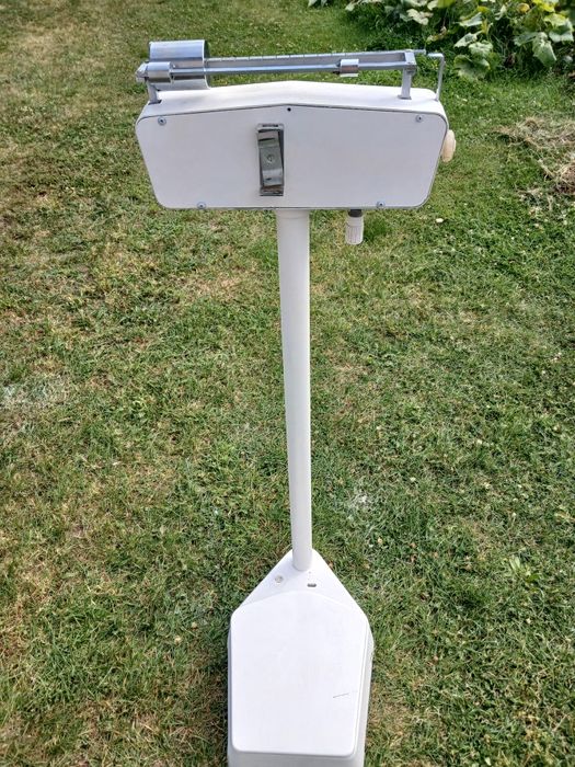 Продам ваги медицинські механічні в робочому стані без лінійки .