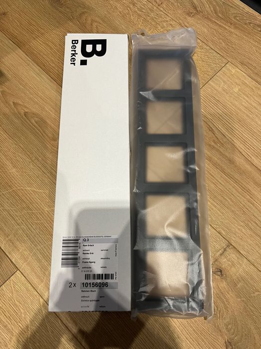 Рамка 5 постів Berker 10156096, антрацит, пластик