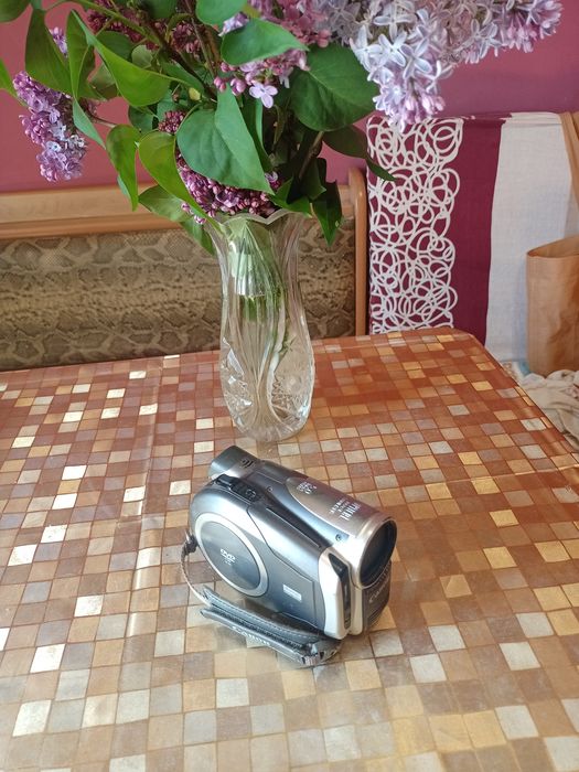Видеокамера Canon, б/у, ,без зарядки