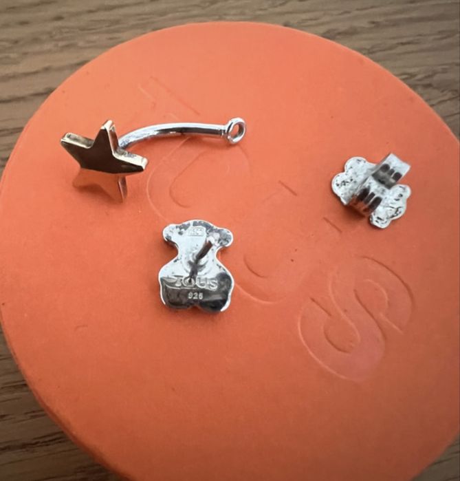 Brinco da TOUS , tipo piercing