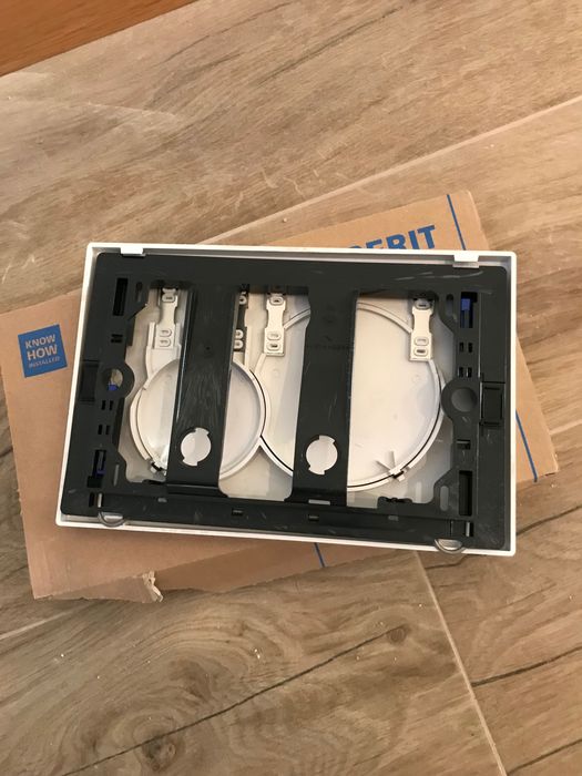 Puxadores de autoclismo Geberit novos