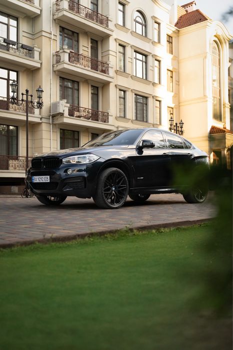 BMW X6 M-paker максимальная комплектации