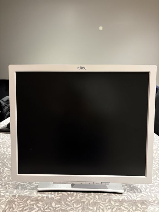 Monitor 19* Fujitsu