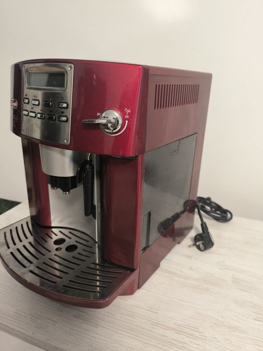 Кофеварка Кофемашина Delonghi Magnifika