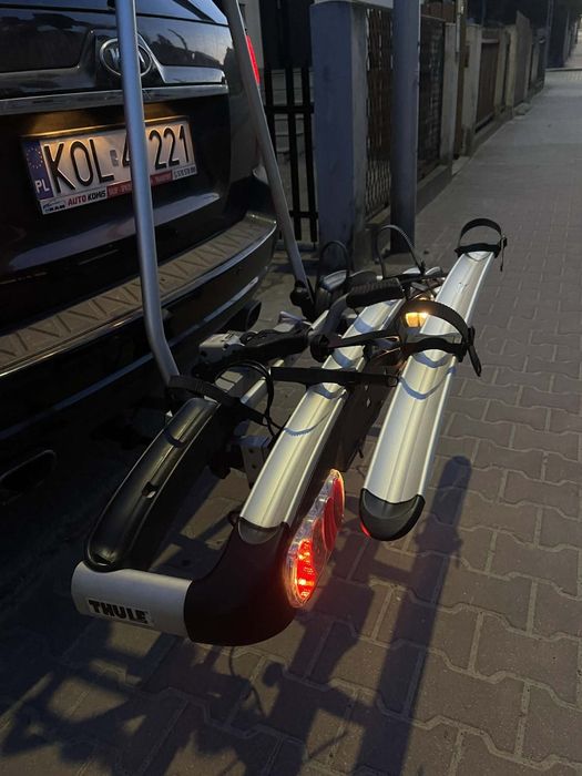 Sprzedam bagażnik Thule na trzy rowery,montowany na hak.