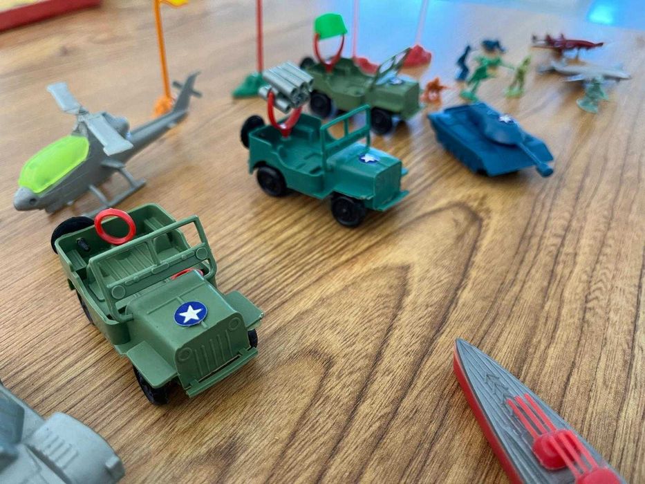 Brinquedos, Figuras de Coleção e Miniaturas