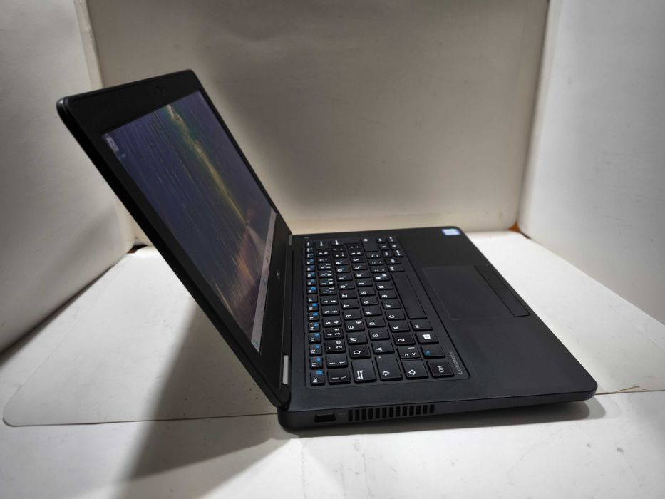 Dell Latitude E5270 i5 ssd 256GB 8GB HD