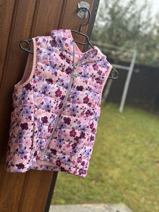 Дитяча жилетка для дівчинки