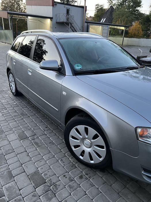 Audi a4b7 2,0 бензин