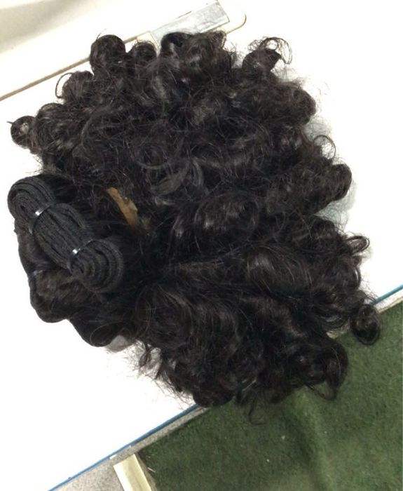 Cabelo humano cacho ondulado curto