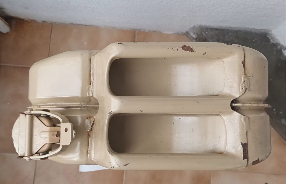 Jerrican militar vintage